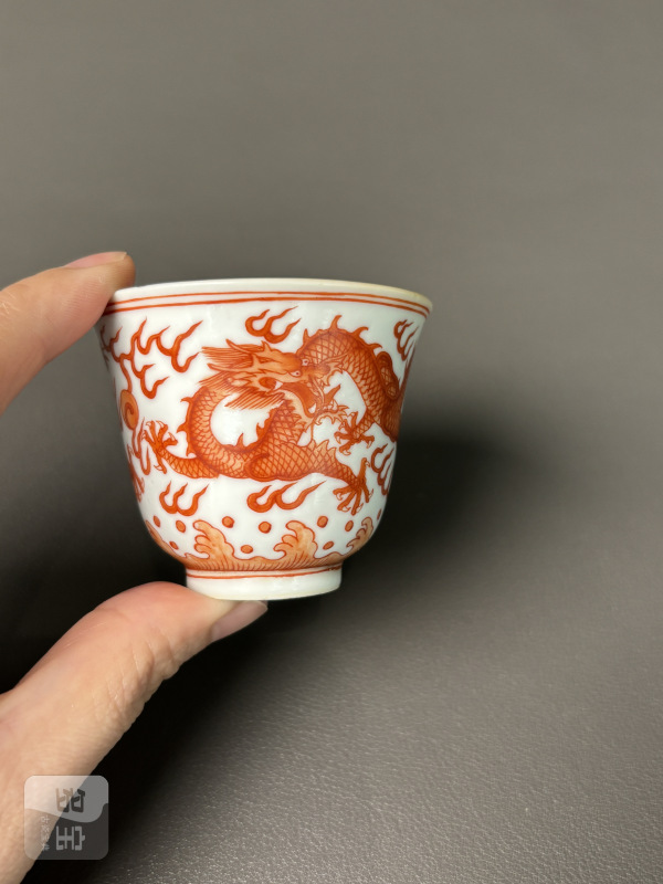 清同治 矾红龙纹杯 - 图5